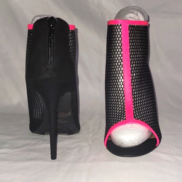 Women's Mesh Heels - Picture 2 of 4